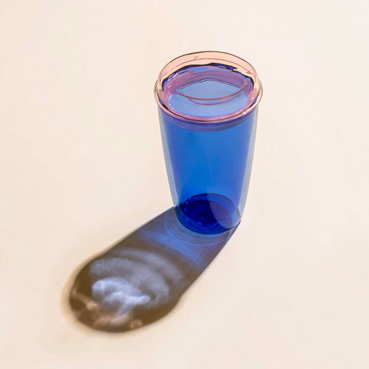 Maho glass cuddle cup in blue with pink lid