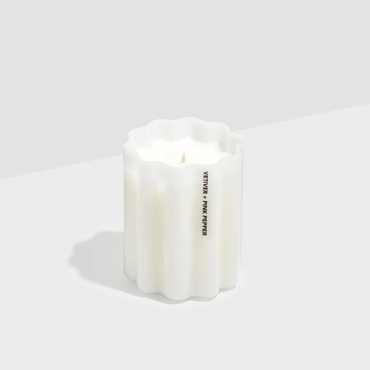 Fazeek Wave Candle with Vetiver and Pink Pepper scent on a white background