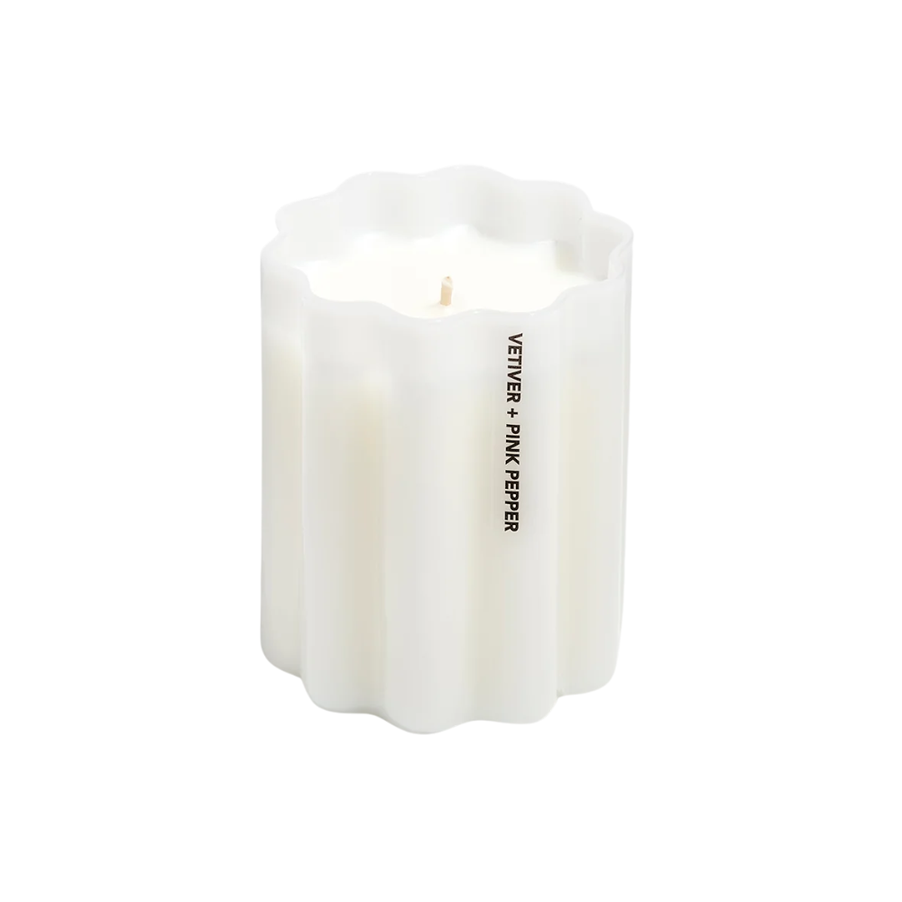 Fazeek Wave Candle with Vetiver and Pink Pepper scent on a white background