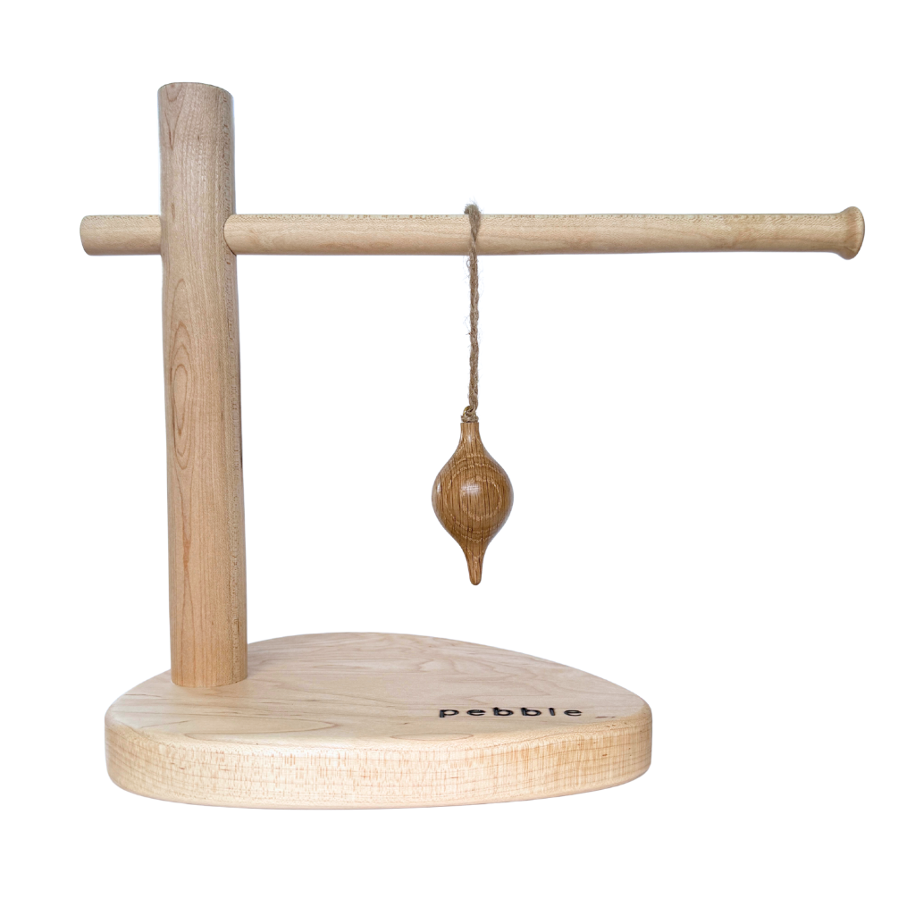 Oak spinner-shaped wooden ornament, natural slow-living holiday decor