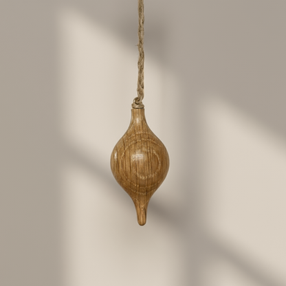 Oak spinner-shaped wooden ornament, natural slow-living holiday decor